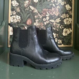 Born 6.5 Black Leather Ankle Boots